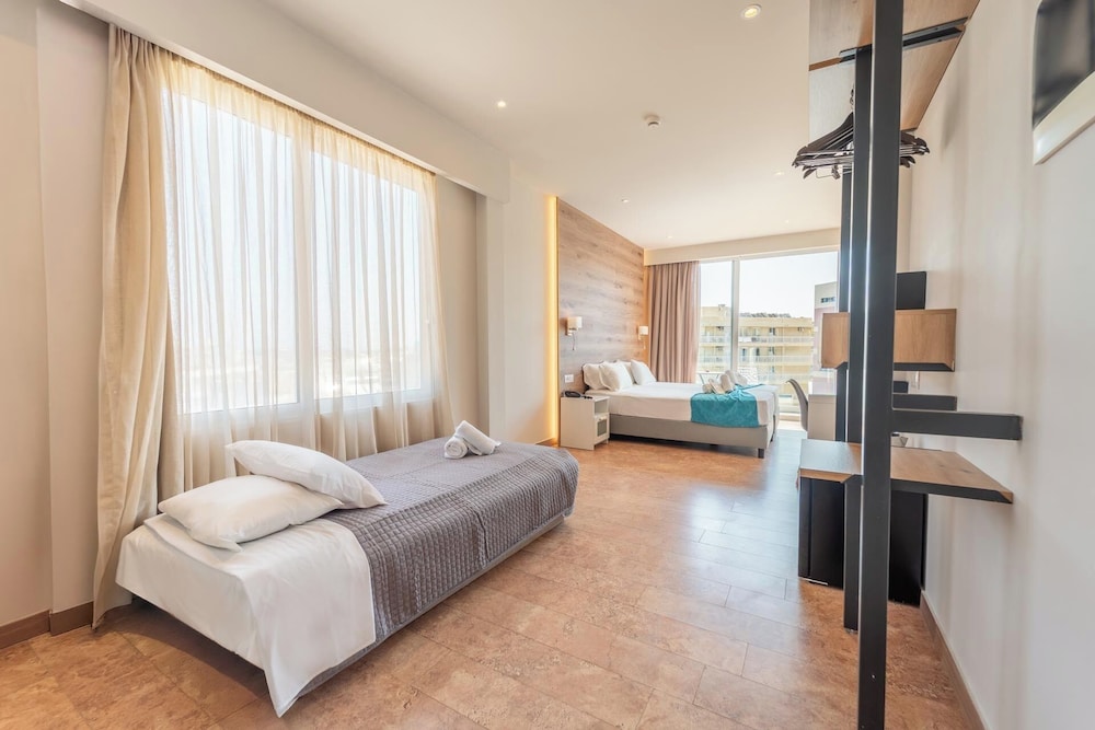 Arte Hotel 25/66