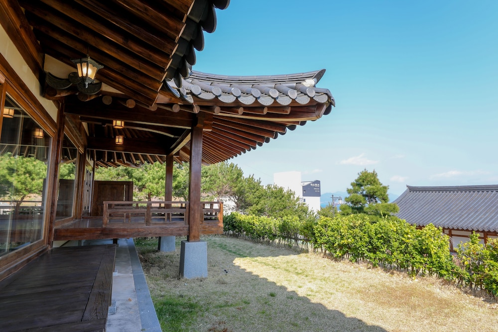 Hanok Hotel Odongjae 7/43