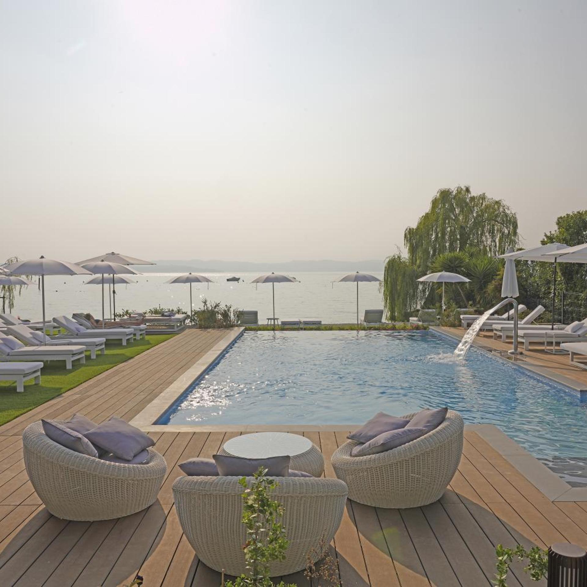 Astoria Lido 44/50