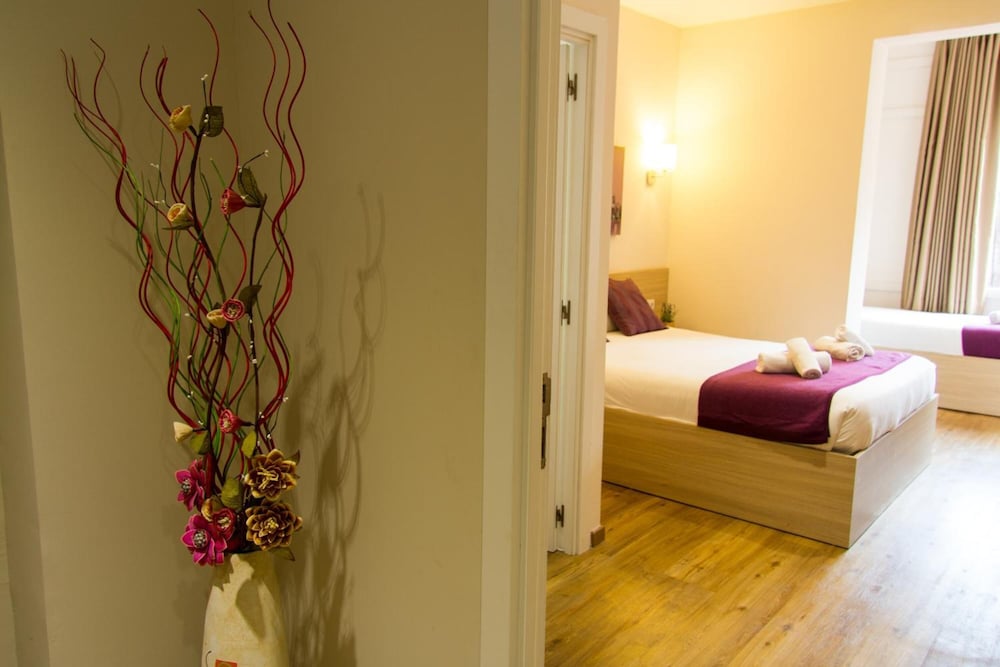 Hostal Barcelona Travel 28/35