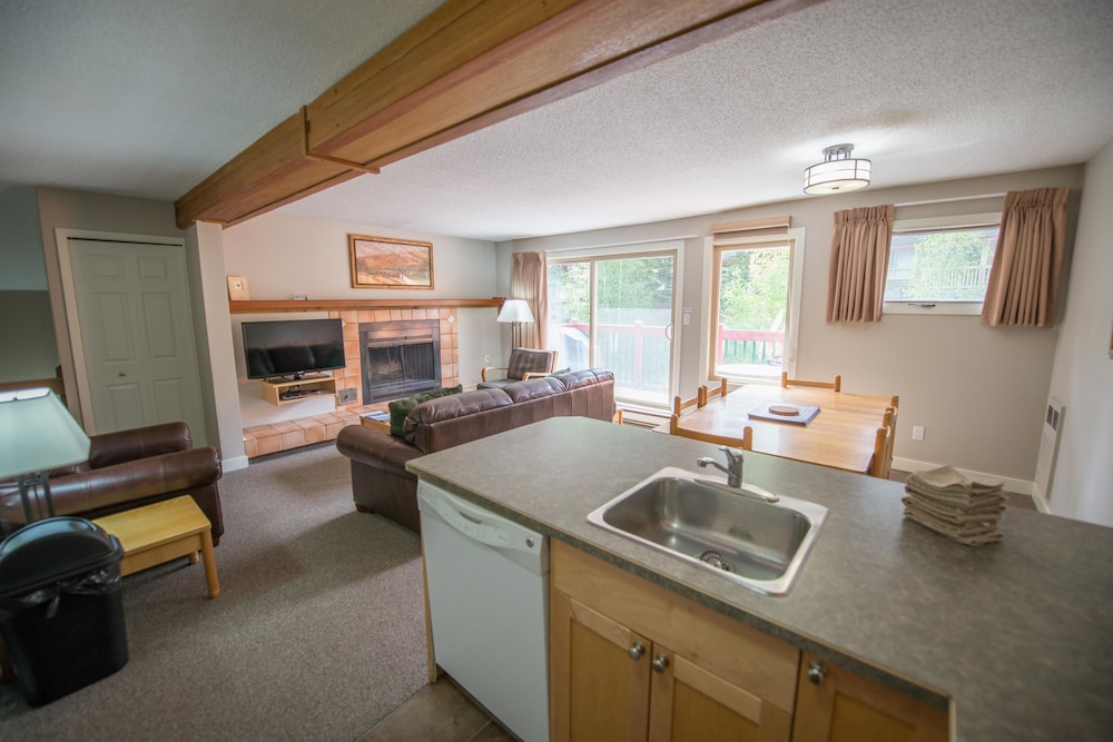 Panorama Vacation Retreat at Horsethief Lodge 54/70