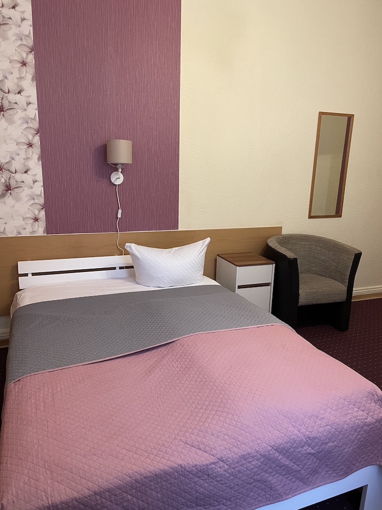 Castell Hotel 25/49