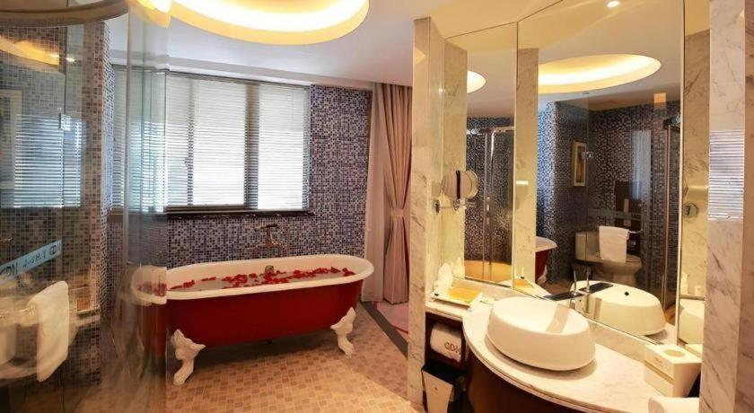 Xingtai Yuehai Hotel 43/44