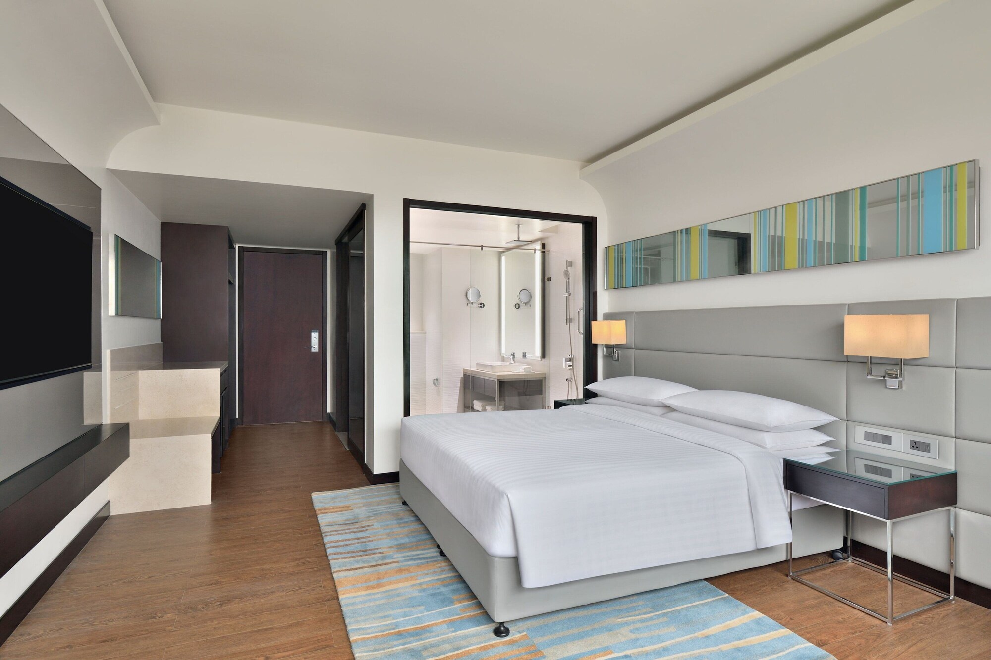 Room, King Bed, Hill View، Courtyard Navi Mumbai 2/7
