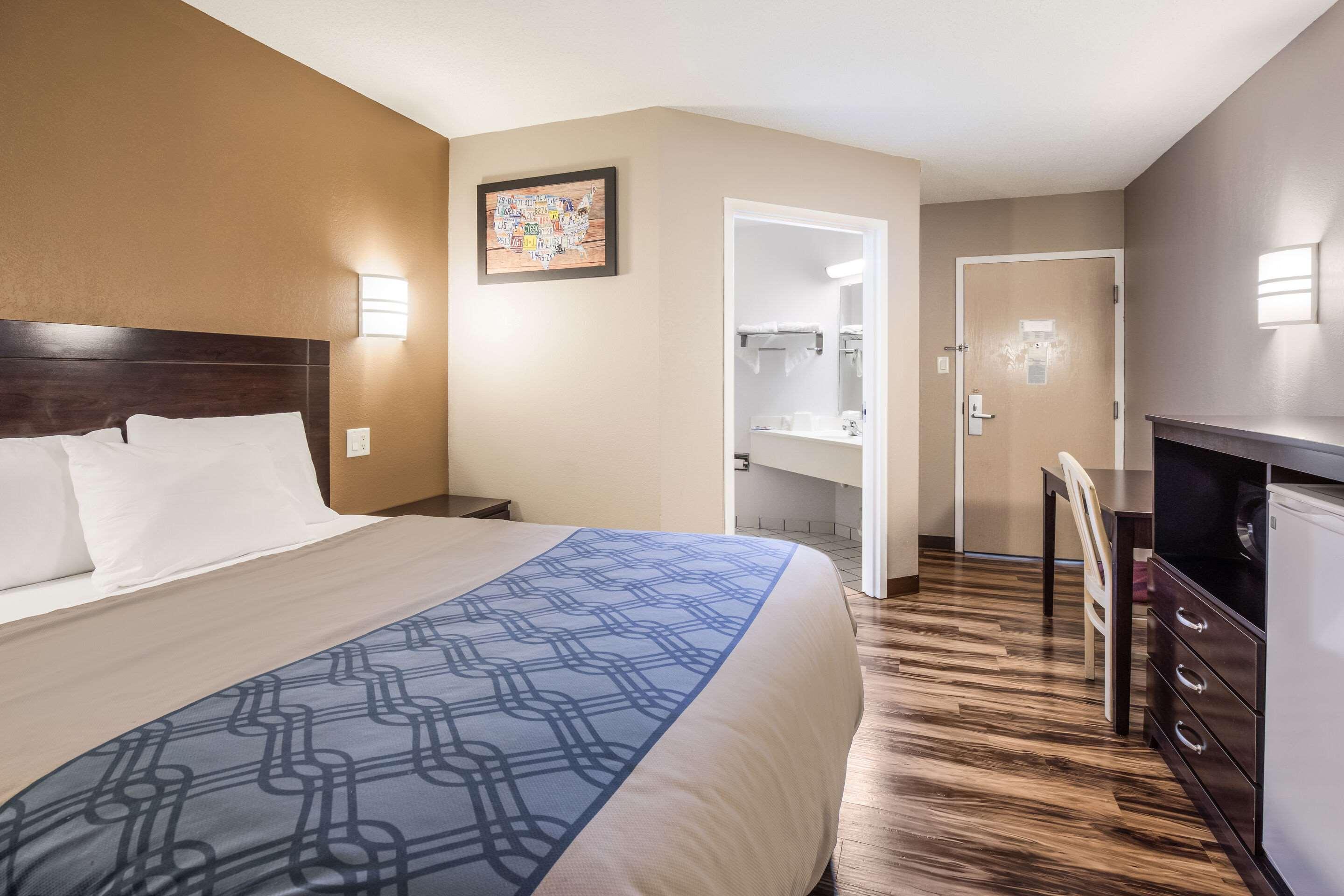 Room, Queen Bed, Smoking