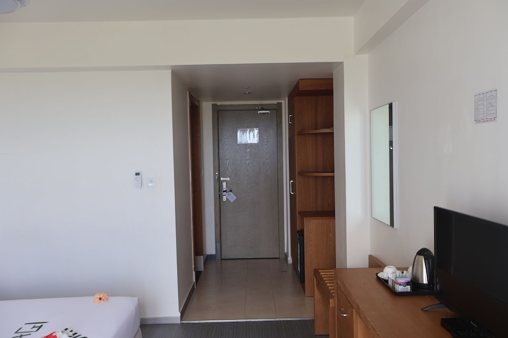 Nalagi Hotel 63/70