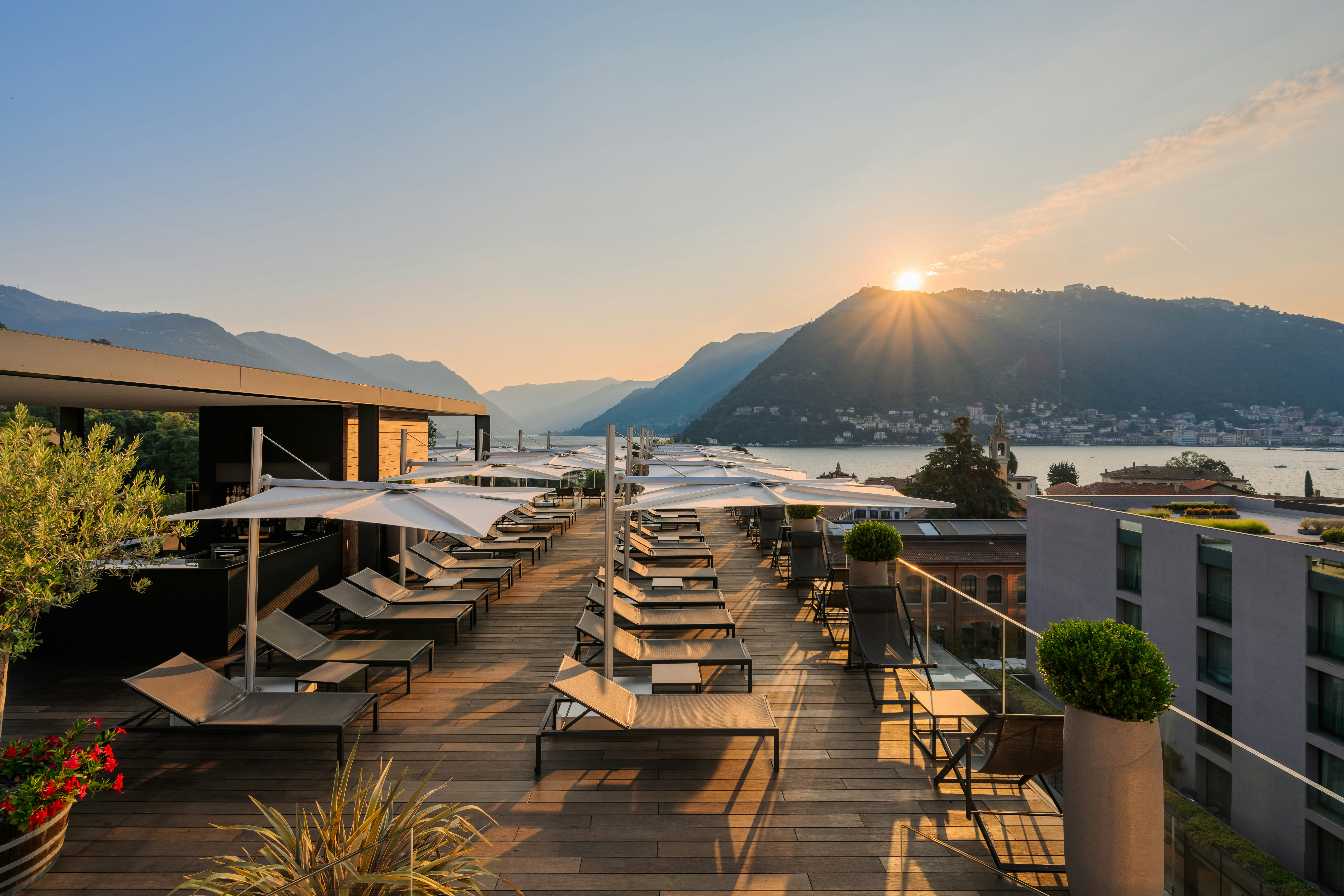 Hilton Lake Como 87/91