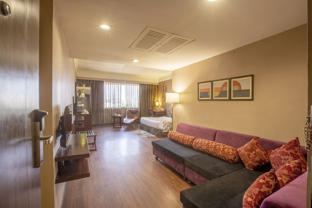VESTA MAURYA PALACE 46/67