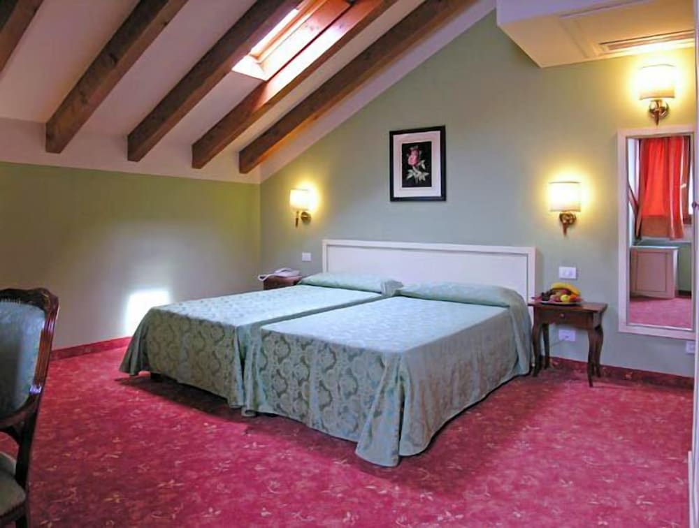 Family, Double and Twin Beds, Attic