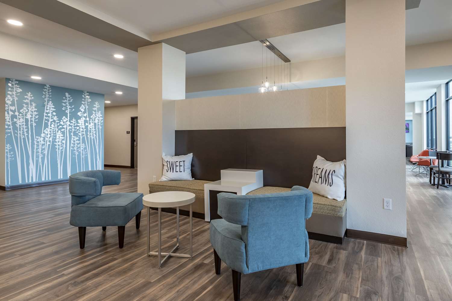 MainStay Suites Milwaukee/Franklin, WI 22/28