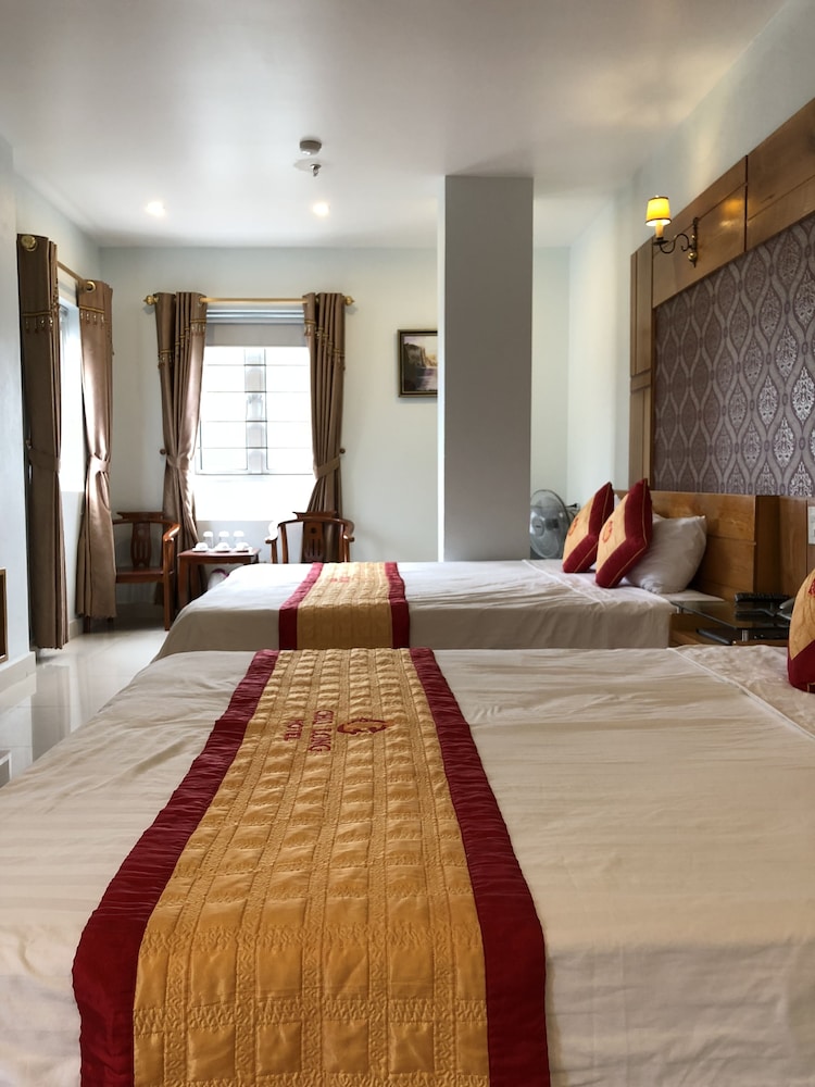 Chu Long Hotel 24/49
