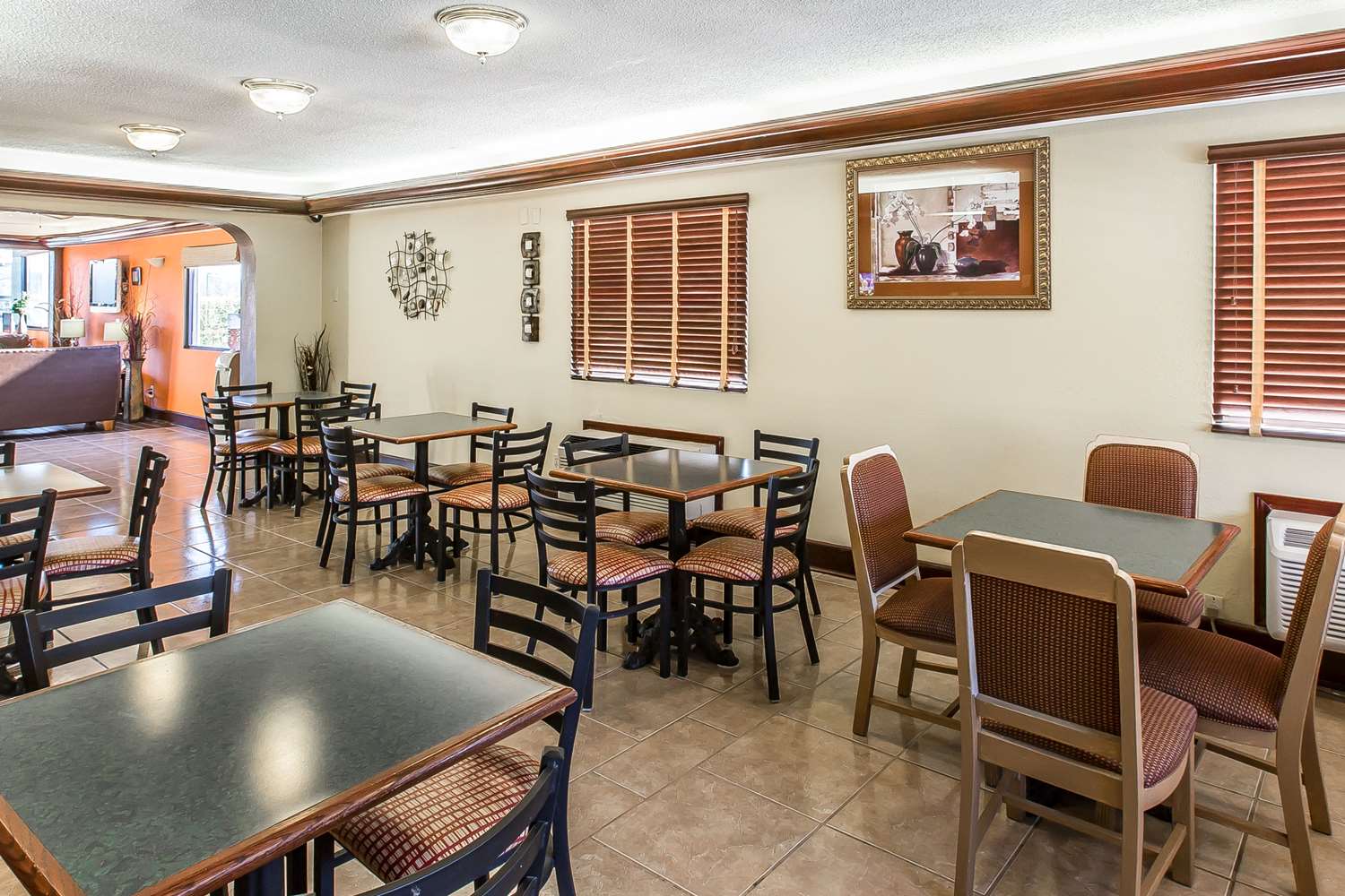 Quality Inn Suites Macon North 16/19