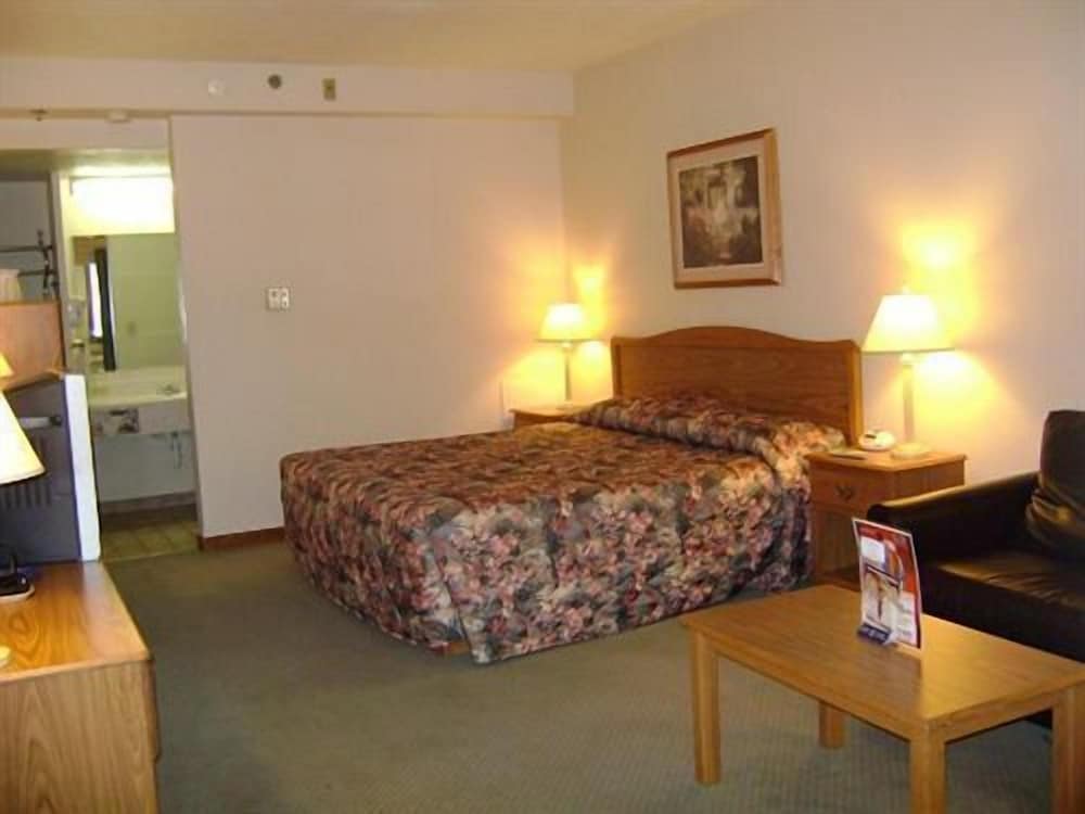 Baymont By Wyndham Fargo 26/50
