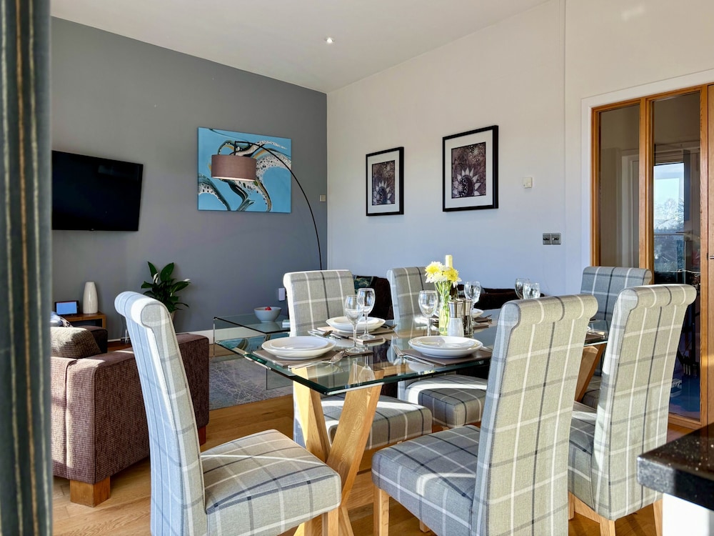 YOUR SPACE APARTMENTS - THE HAMILTONS 39/46