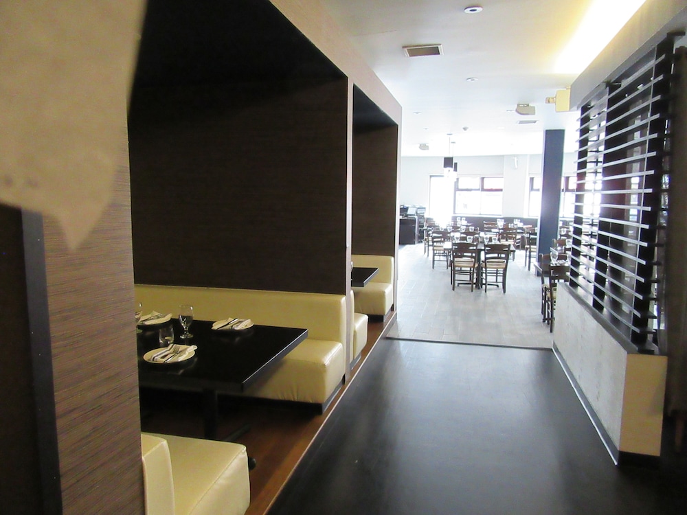 Ramada by Wyndham Los Angeles/Koreatown West 18/33