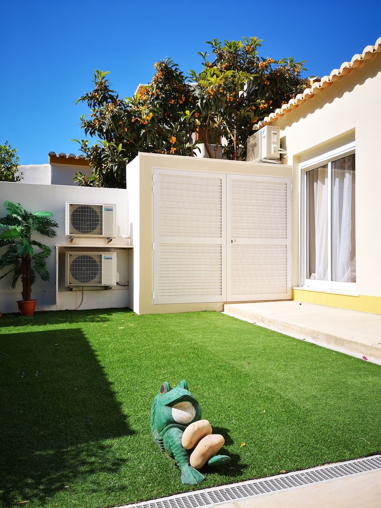 Sensations Guesthouse 45/50