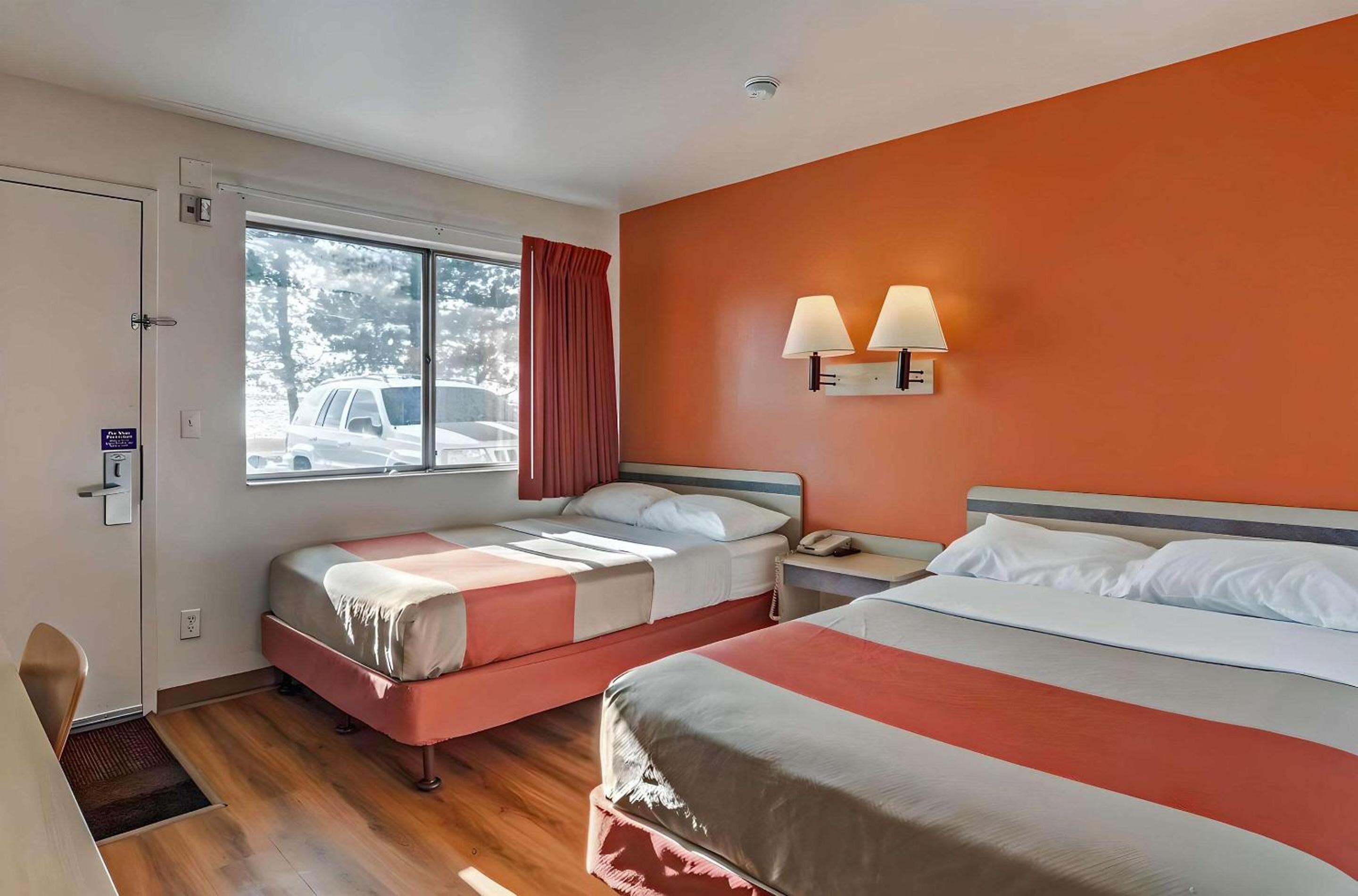 غرفة ديلوكس رباعية، Motel6 Fort Collins, CO 2/10