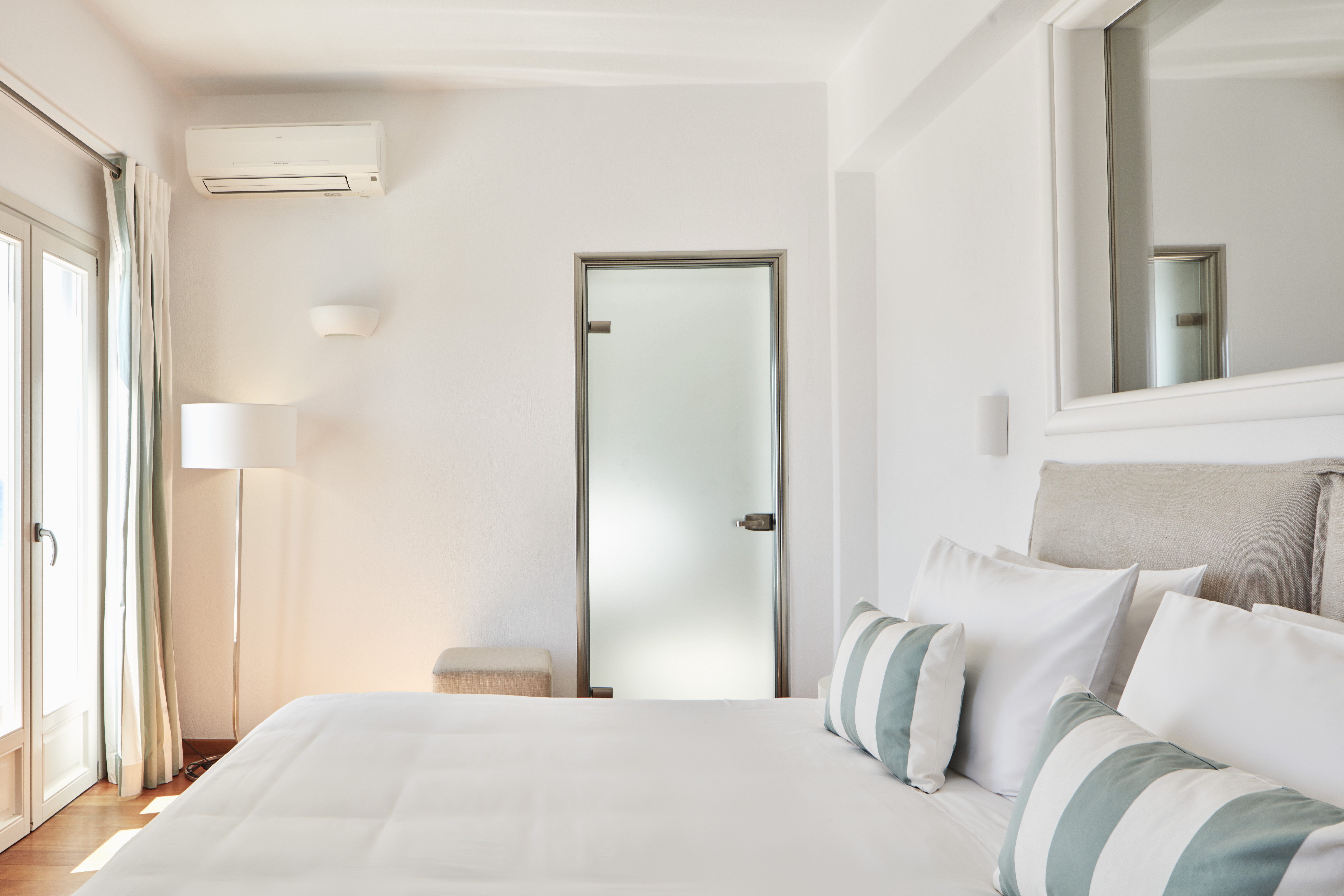 SIGNATURE, SUITE, SEA VIEW, OUTDOOR JETTED TUB