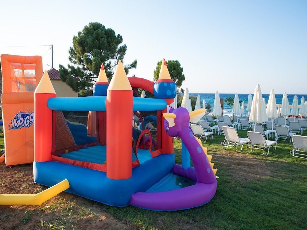 Golden Coast Resort 27/46