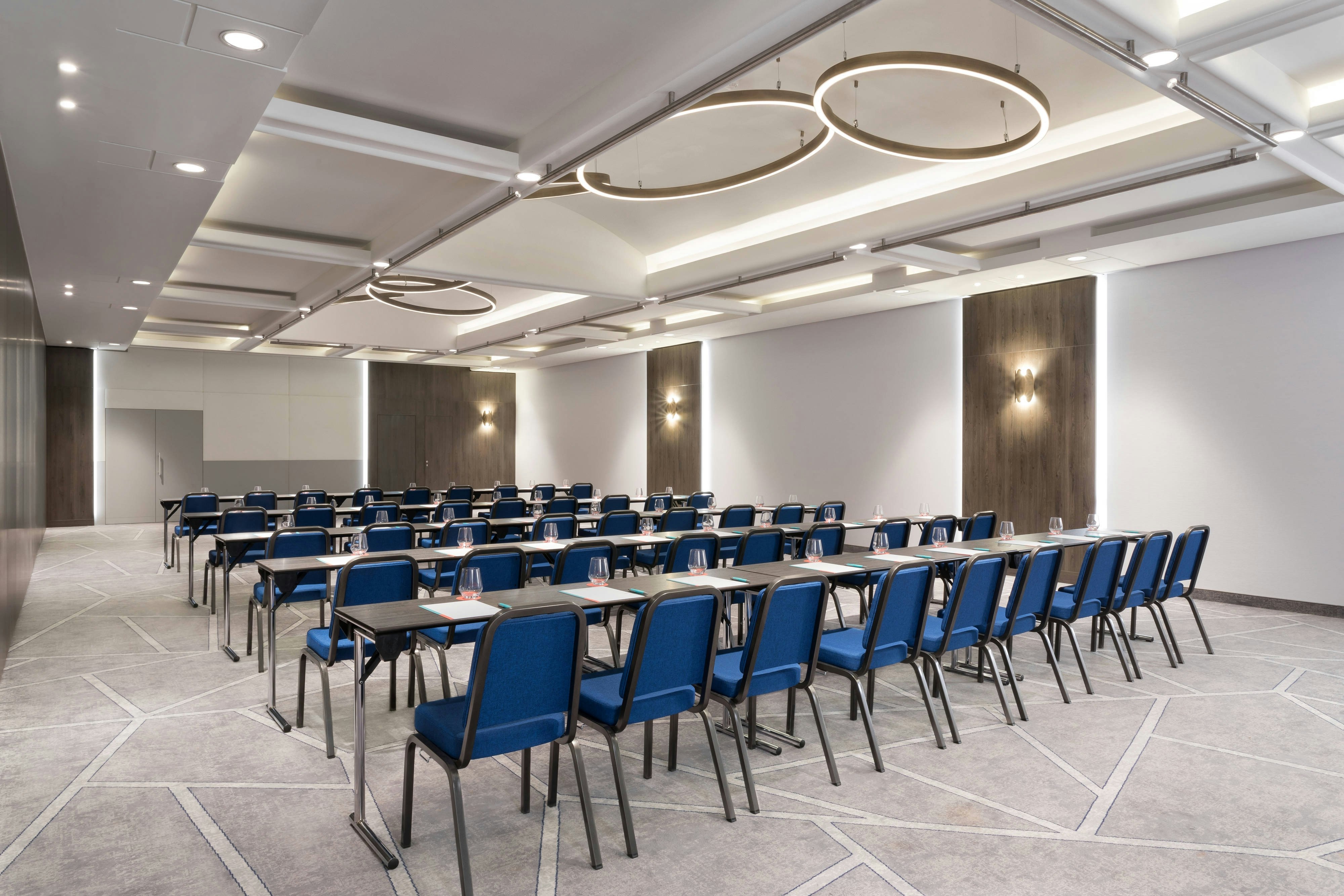 LE MERIDIEN NICE 54/66