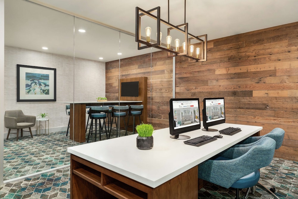 Hilton Garden Inn Seattle Airport 38/43