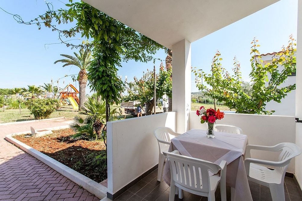 Sciali Hotel 32/50