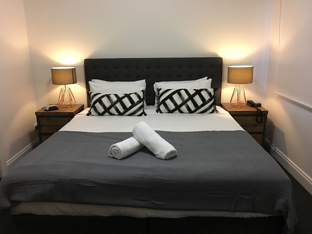 Kimberley Gardens Hotel 34/72