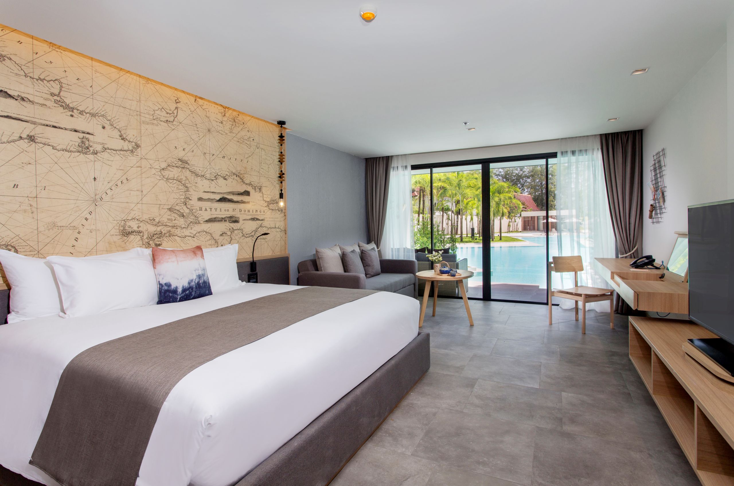 Room, Pool Access