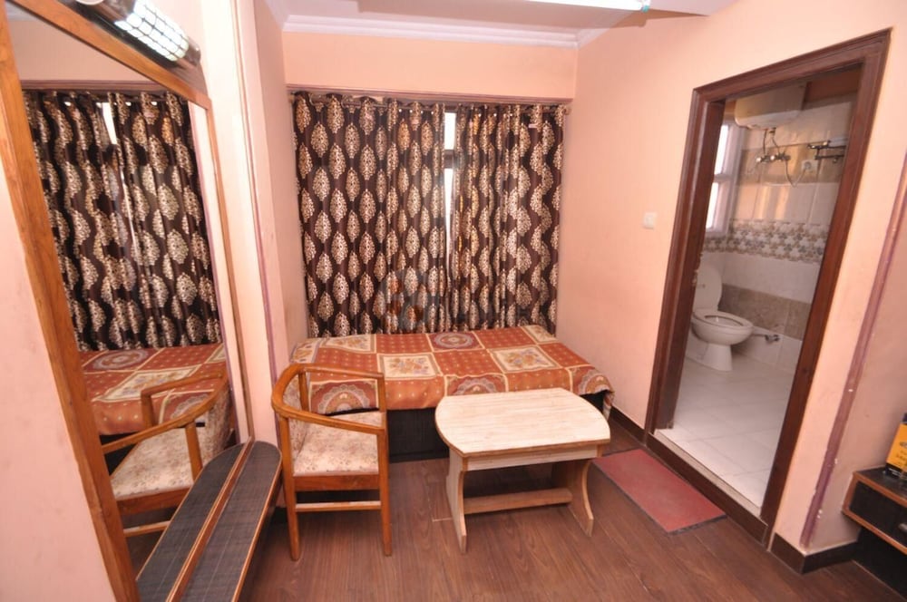 Hotel Sidharth Regency 27/34
