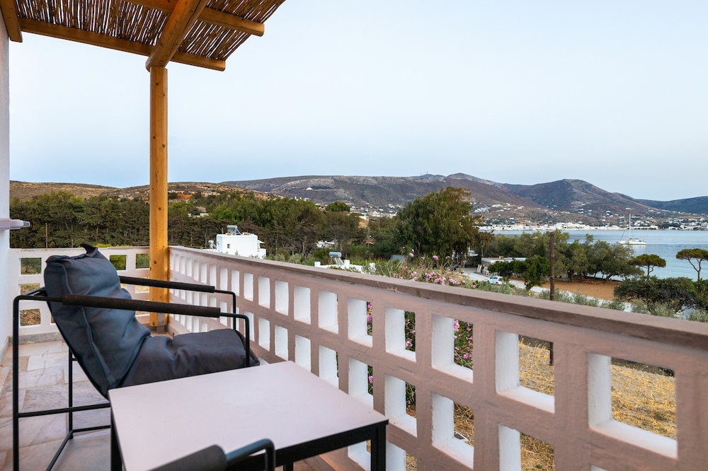 Omilos Beachfront House 50/59