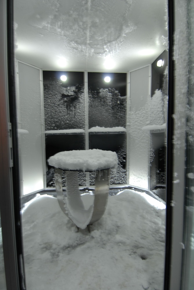Cetin Hotel 22/39