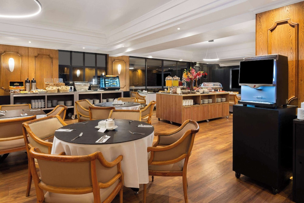 restaurant cafeteria