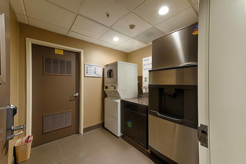 Best Western Plus Delta Inn & Suites 10/36