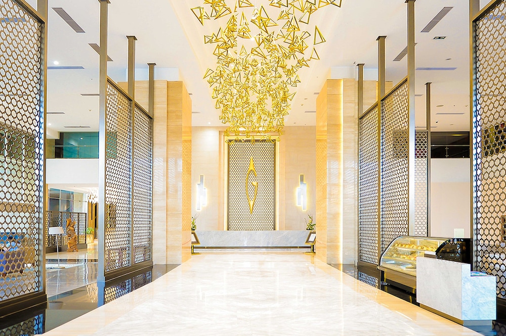 Gumaya Tower Hotel Semarang 13/73