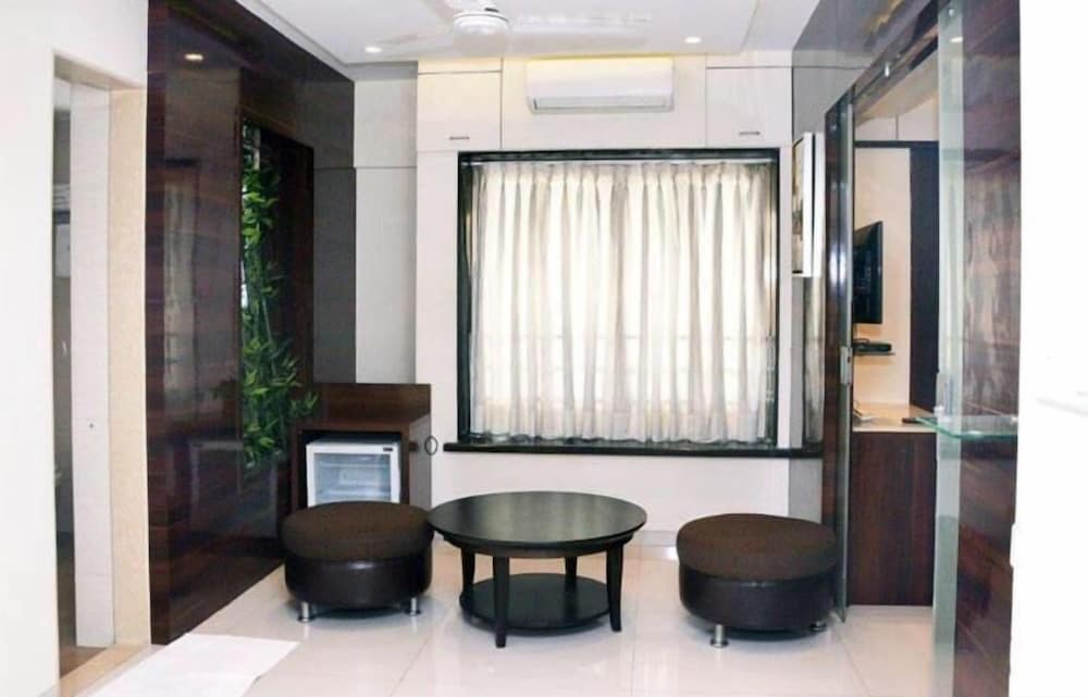 The Grand Tulip, Swargate 22/30