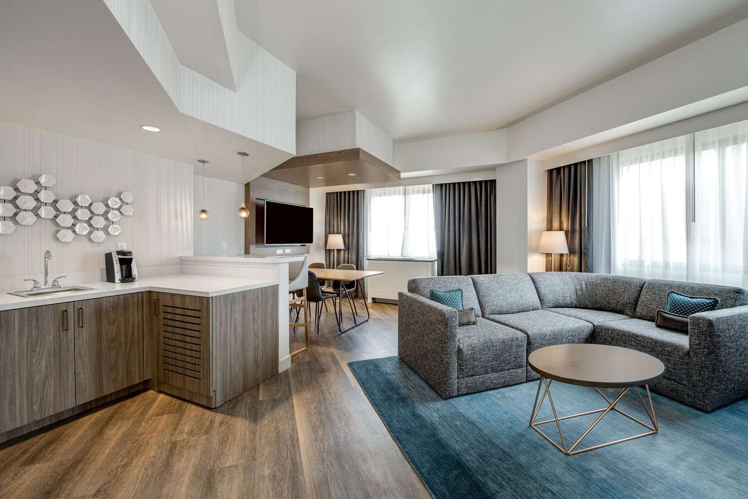 1 Bedroom, Oakhurst, Suite, King Bed