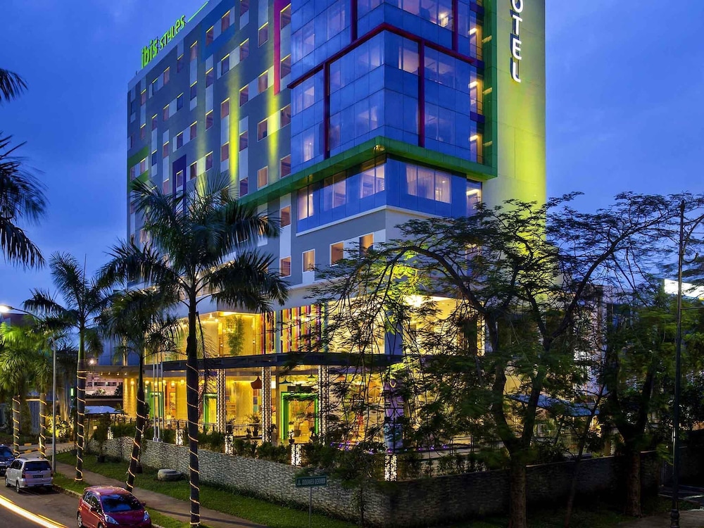 IBIS STYLES CIKARANG 4/35
