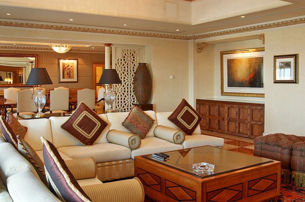 Grand Hyatt Muscat Hotel 32/50