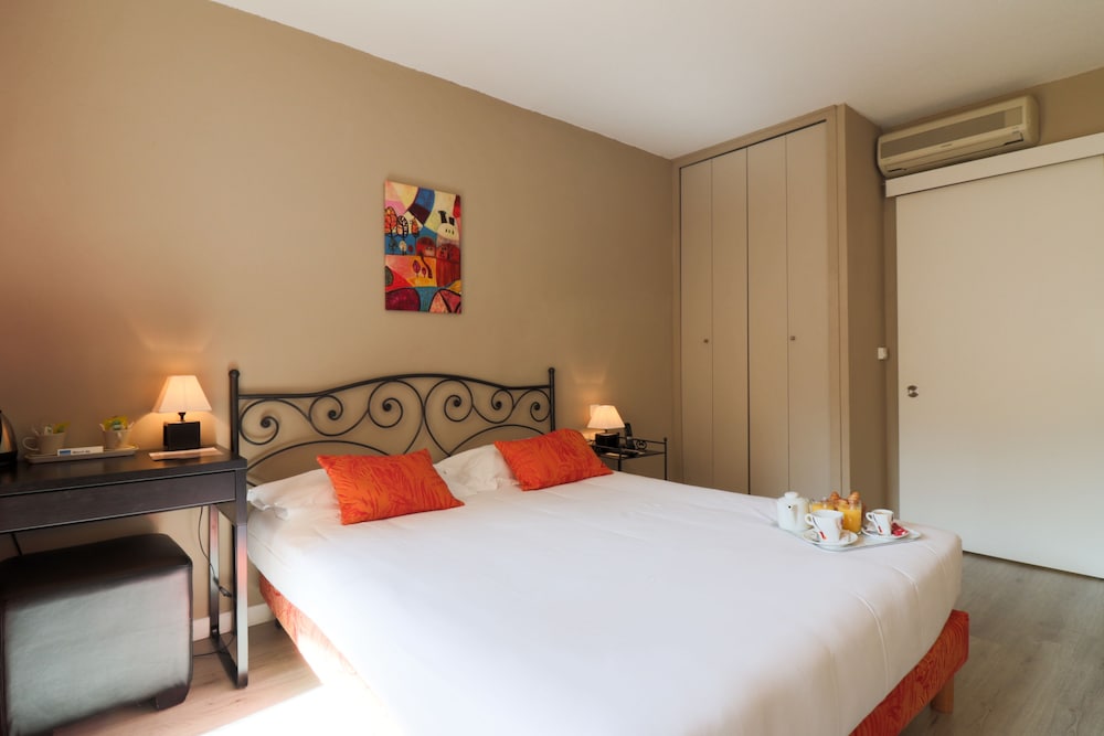 Inter Hotel Le Floreal 19/66