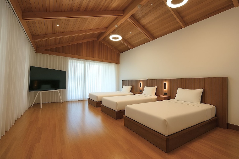 GRAND, PENTHOUSE