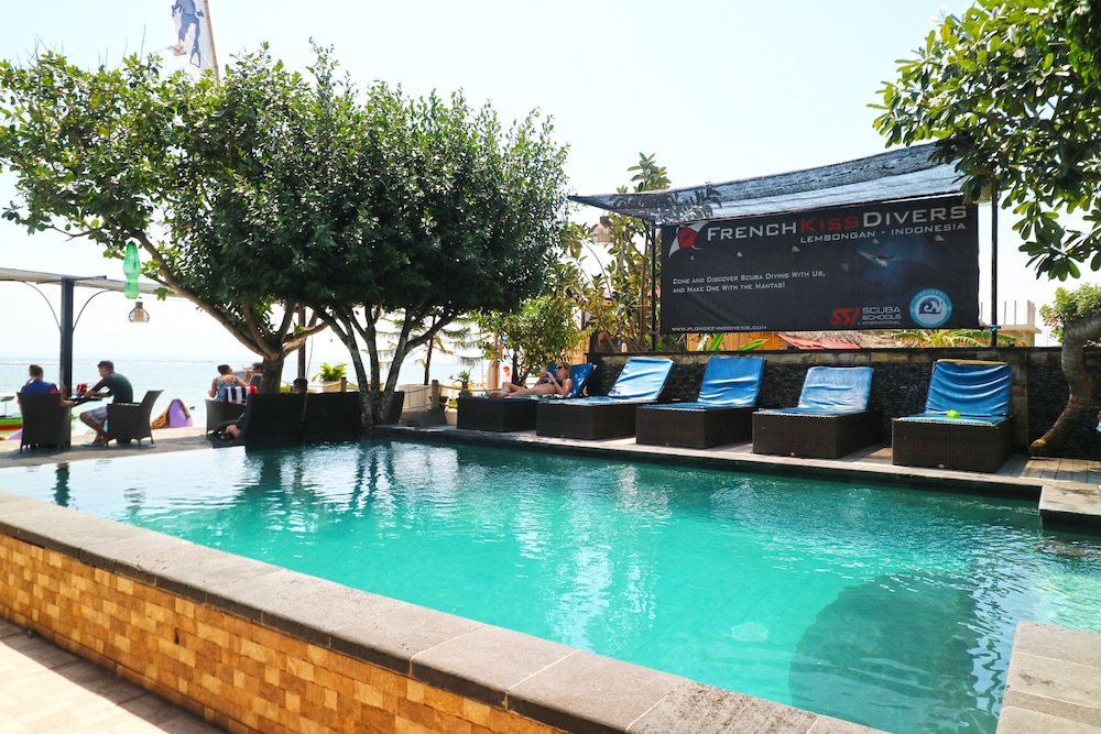Puri Nusa Beach Hotel 29/32