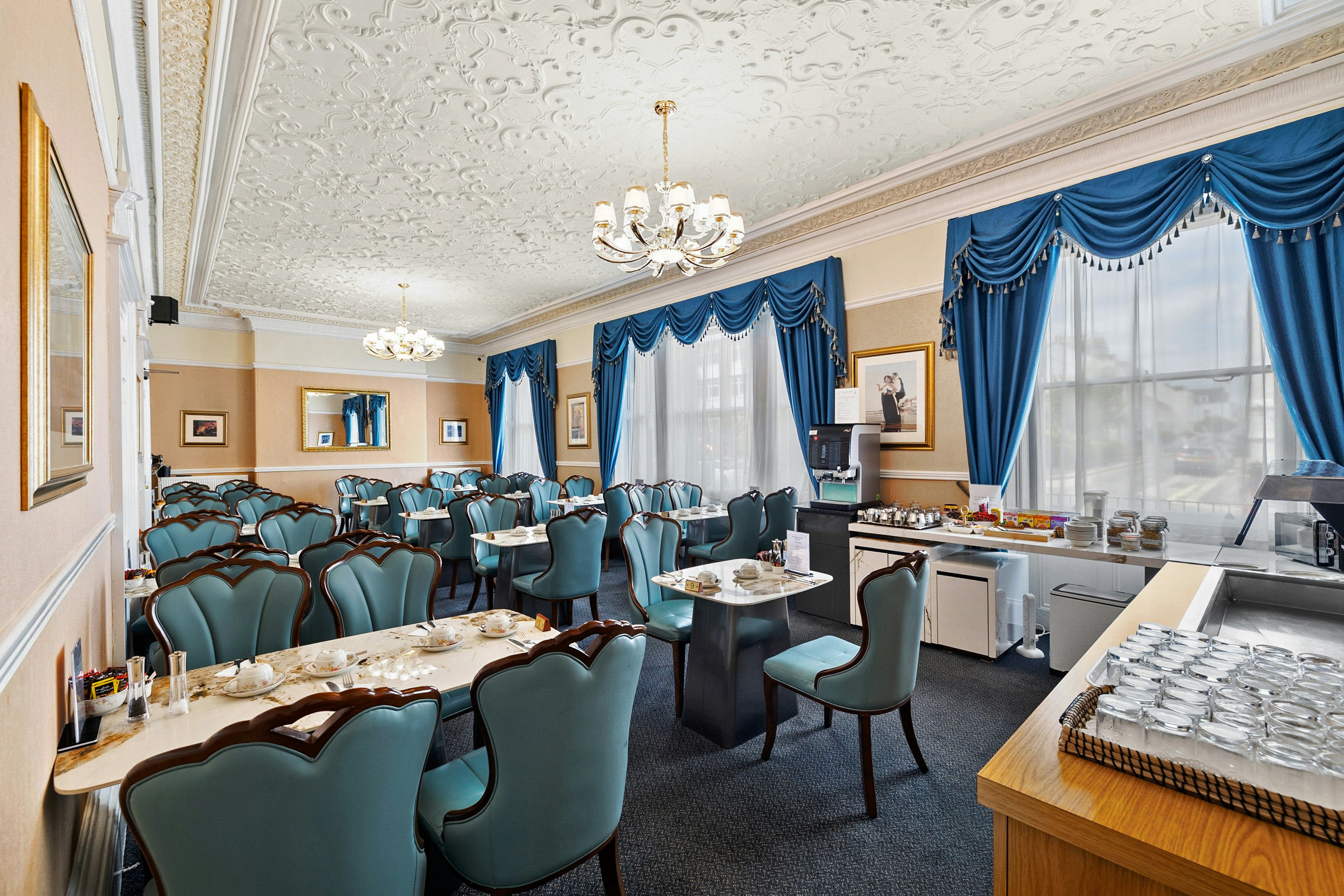 The Drake Hotel Plymouth 37/48
