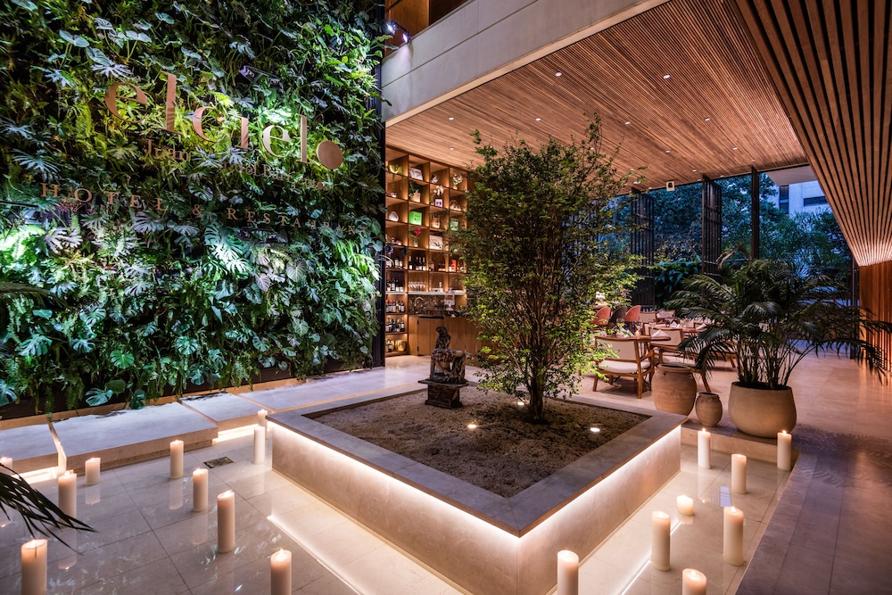 Elcielo Hotel and Restaurant 12/56