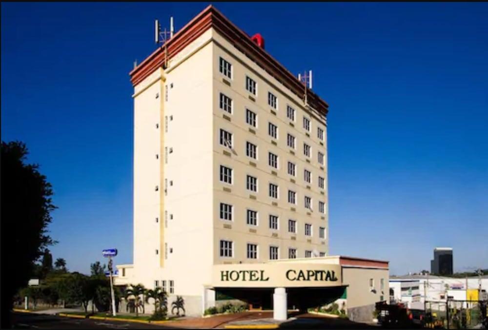 Hotel Capital photo4