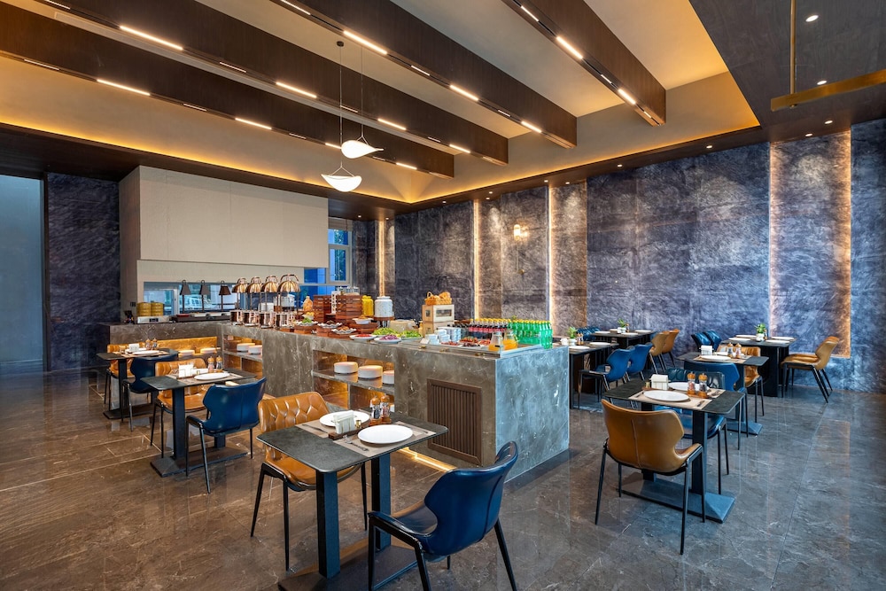 Days Hotel by Wyndham Weihai Huoju Eight Street 31/37