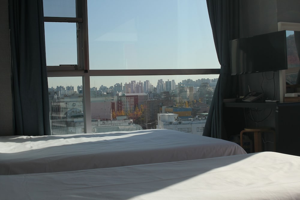 Myeongdong Merlin Hotel 18/65