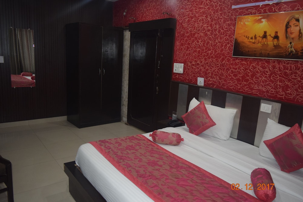 Trishul Hotel 12/27