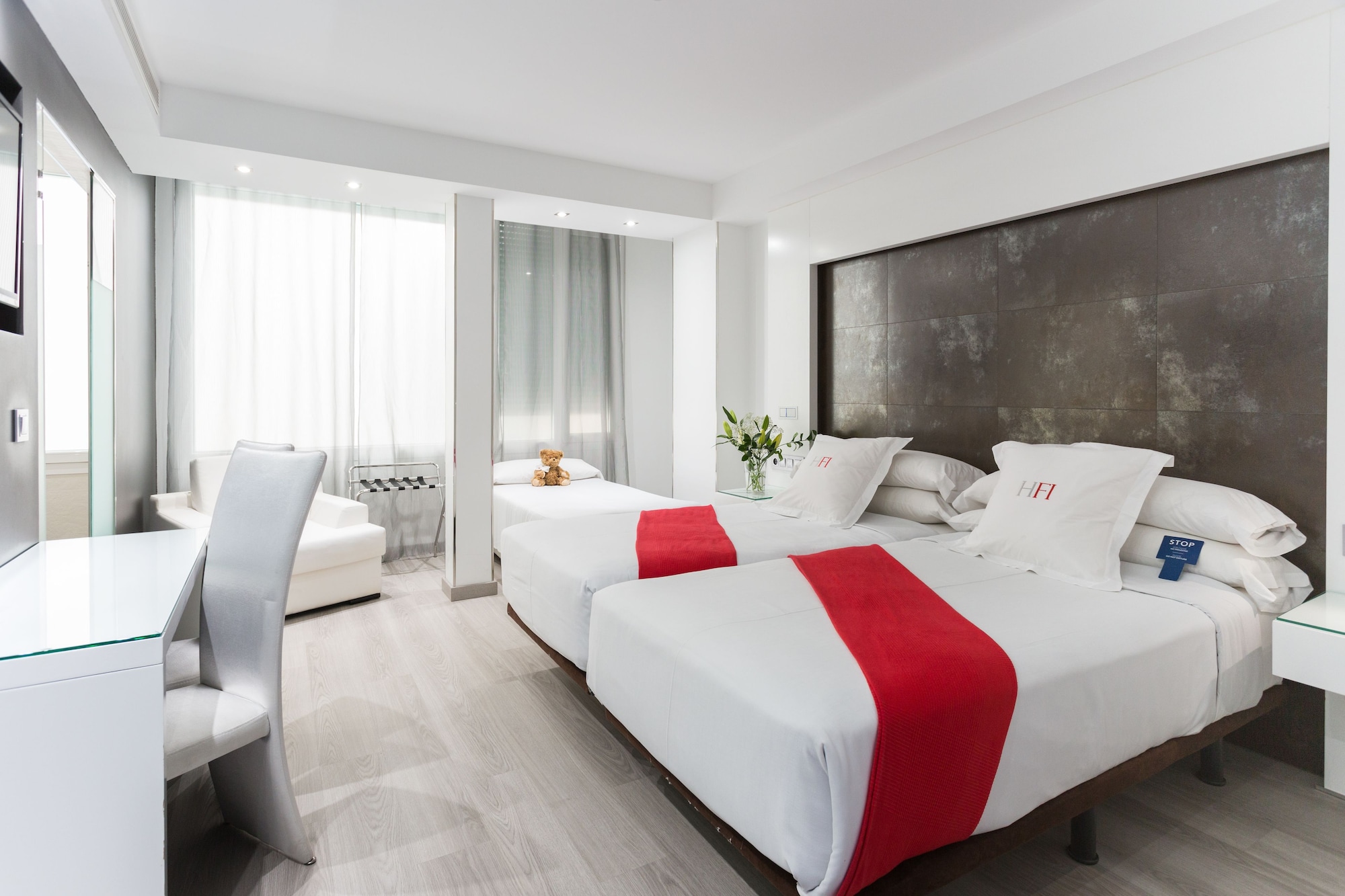 ROOM, TRIPLE