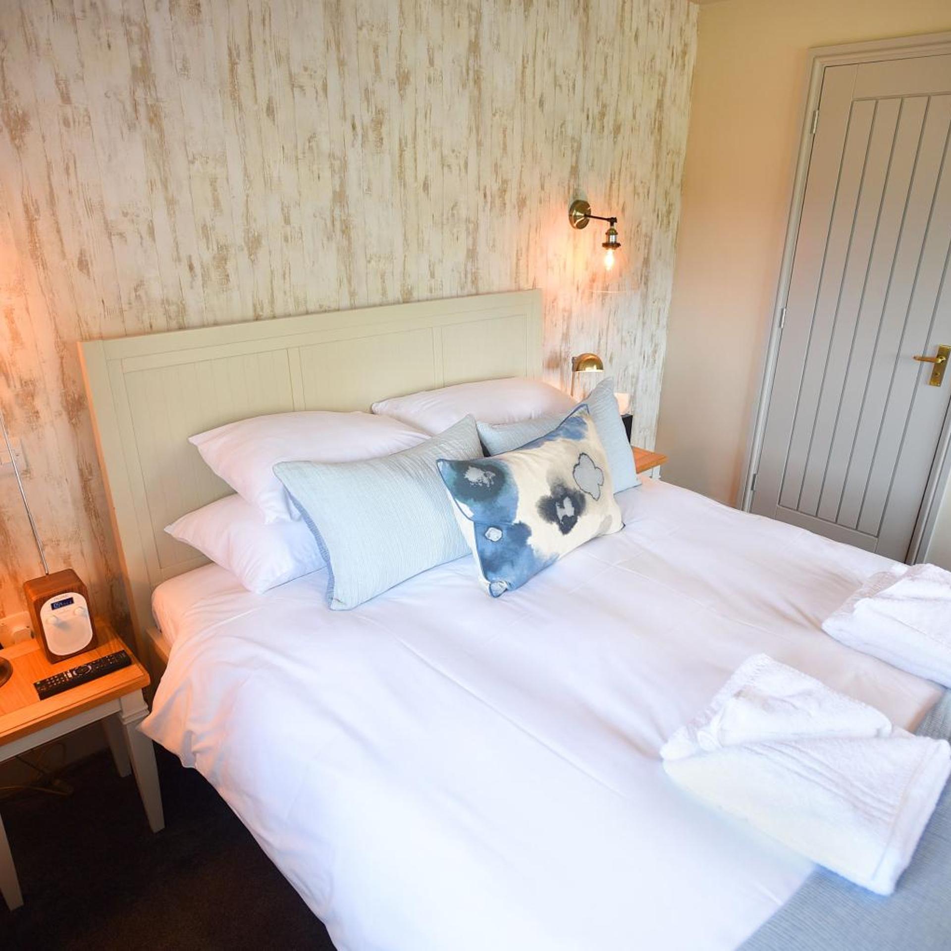 Traditional, Double Bed, Rear View, Lifeboat Inn 2/3