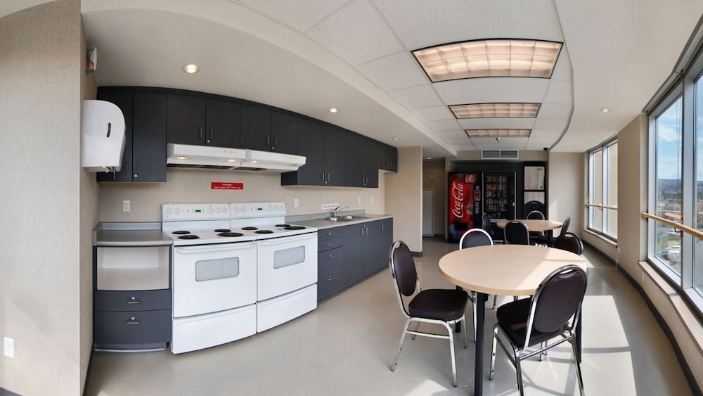 Residence & Conference Centre - Kamloops 27/61